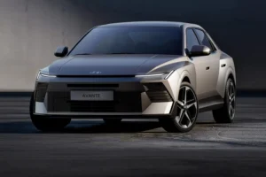 Hyundai Elantra 2027: Sedã Compacto Ousado Ganha Design Radical e Tecnologia de Ponta Hyundai Elantra 2027 carroemercado