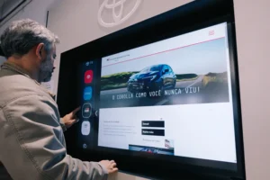 Digitalização e inovação Toyota Samsung carroemercado