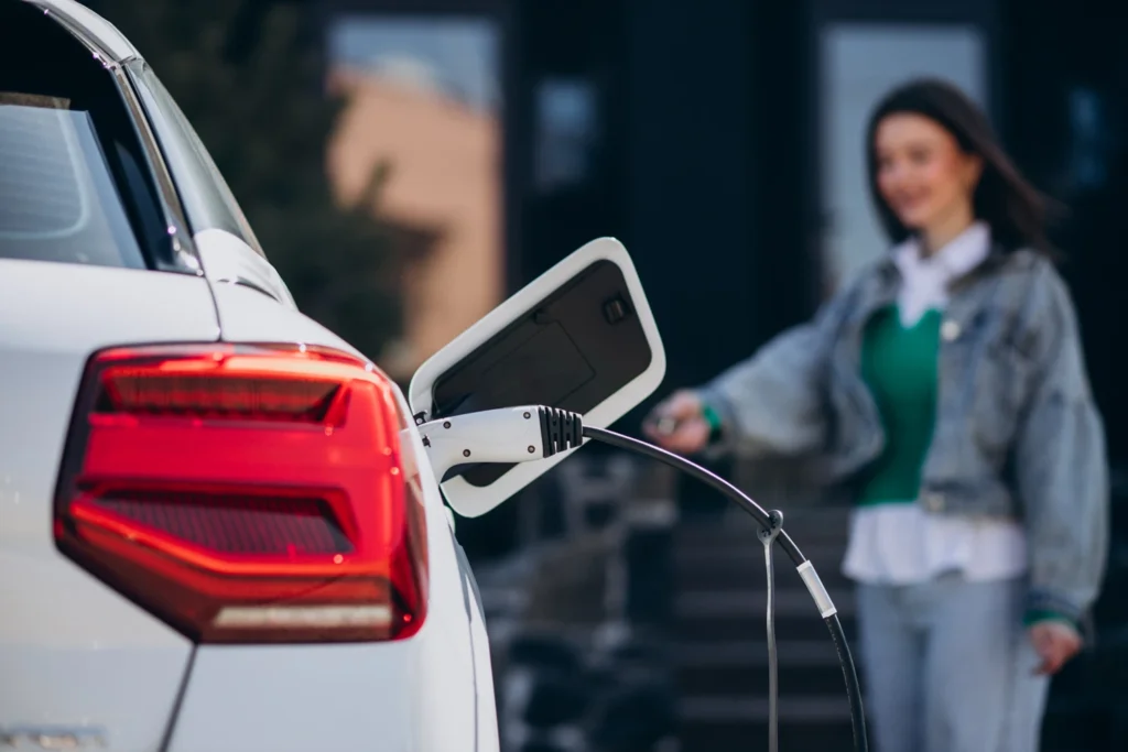 Custo de Recarregar Carro Elétrico em Casa: Guia Completo para Economia Doméstica Custo de Recarregar Carro Elétrico carroemercado
